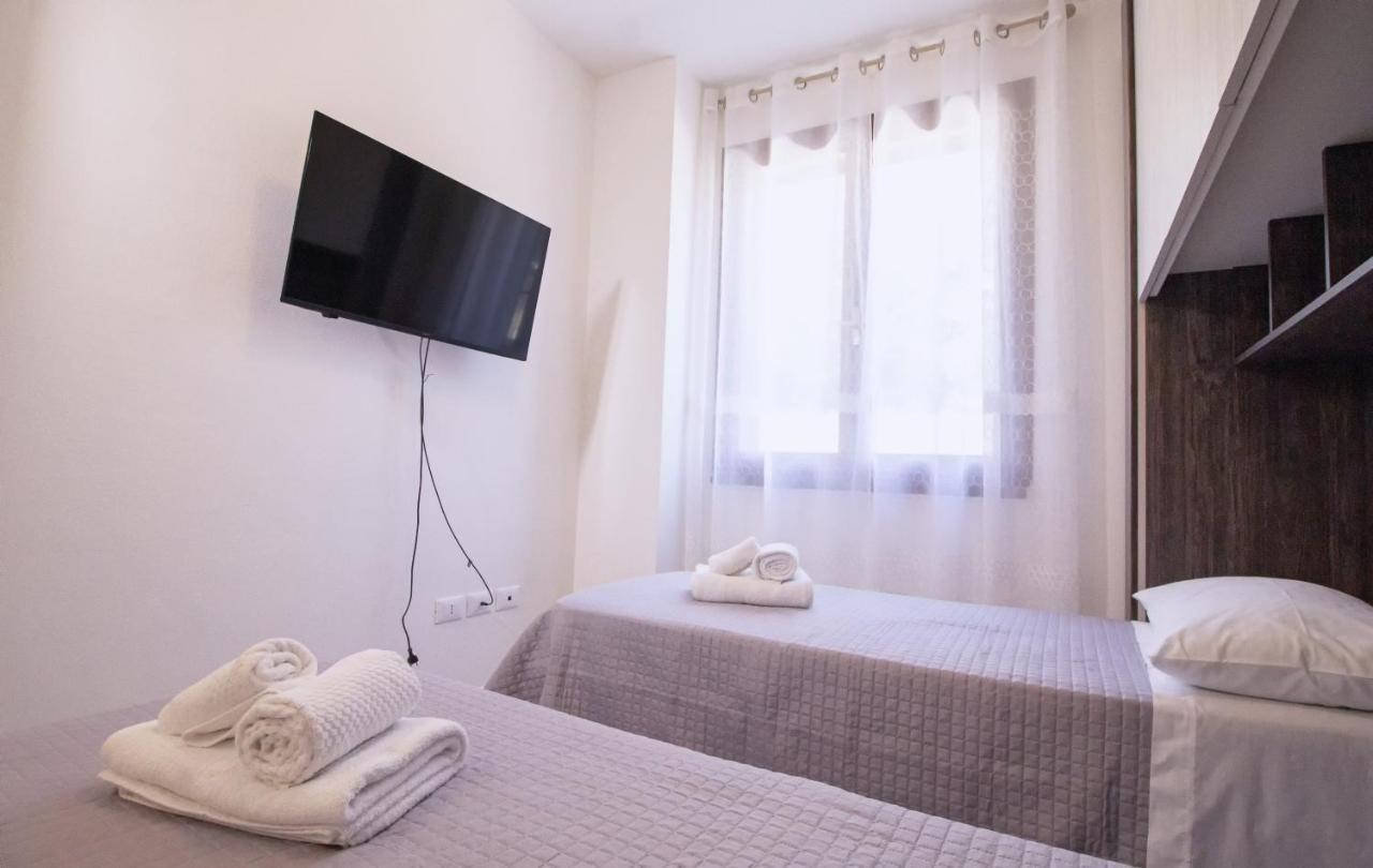 Dd House Family Holiday Apartment Cecina  Exterior foto