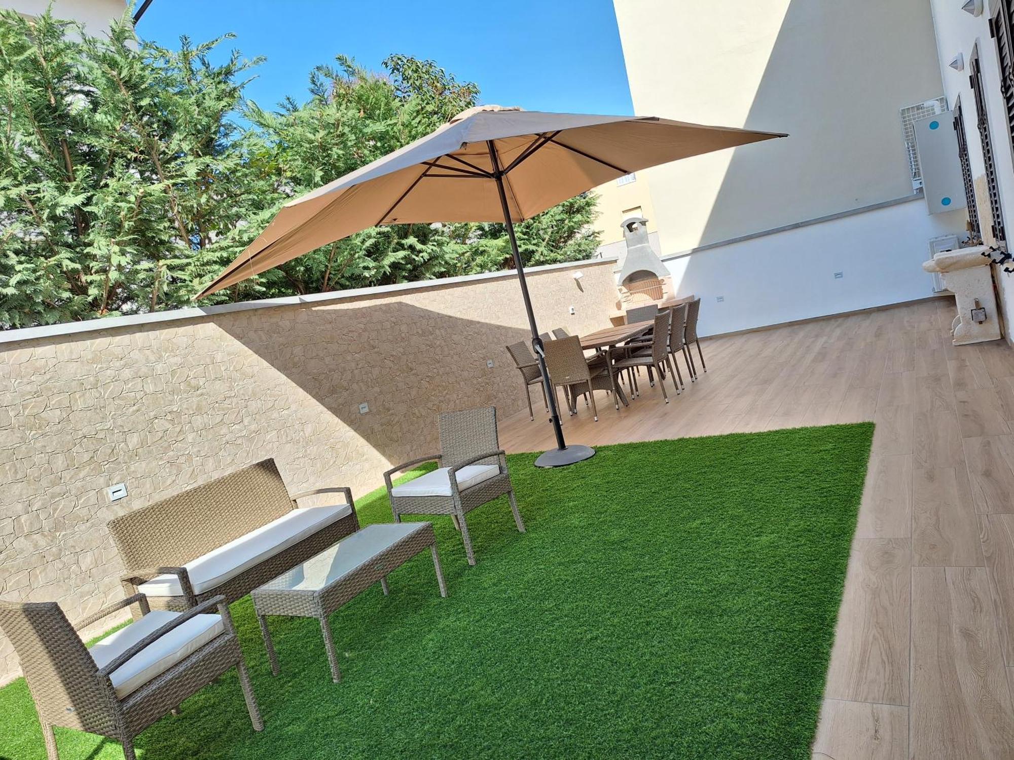 Dd House Family Holiday Apartment Cecina  Exterior foto